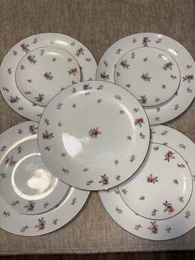 Vintage Meito China "Rosechintz" Plate Set - 5 Dinner & 4 Bread Plates - Japan